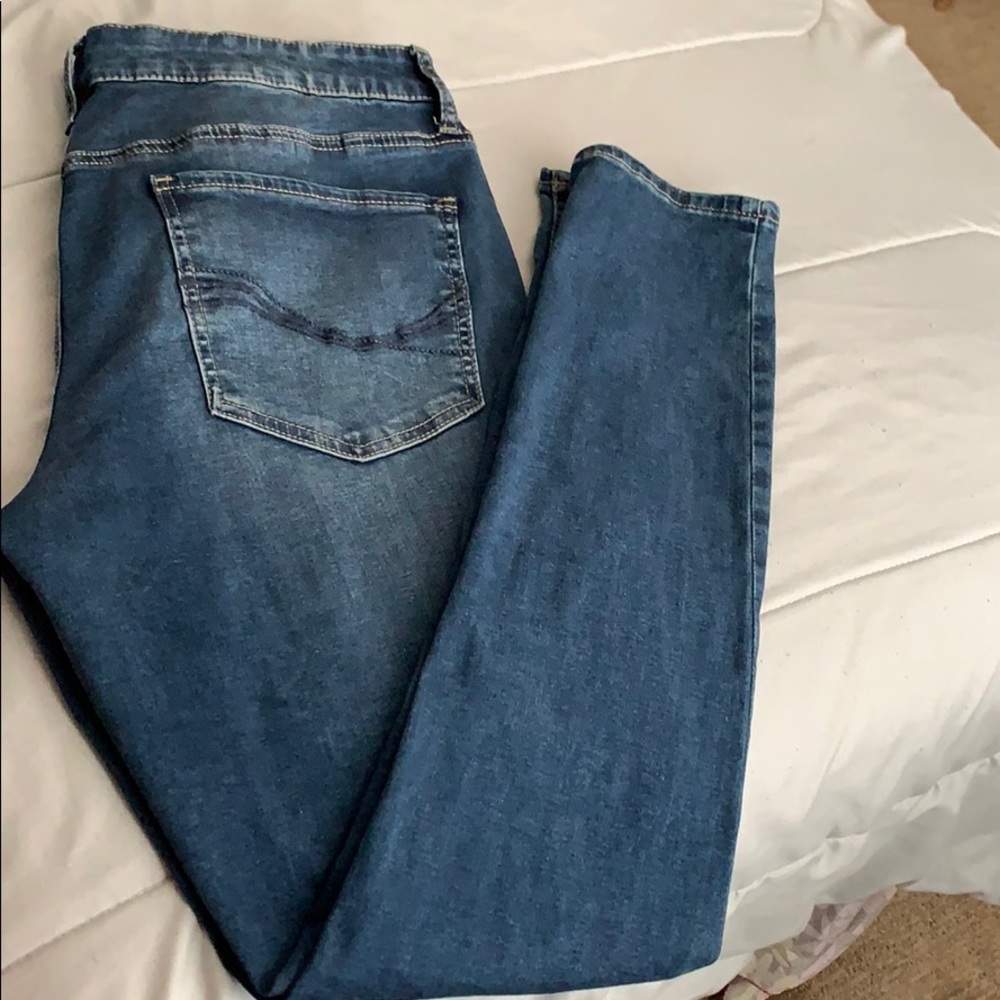 SO Jegging Light Wash Skinny Jeans